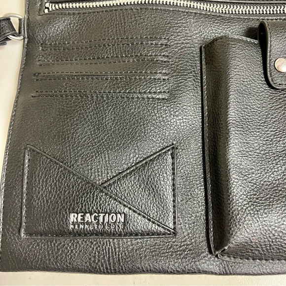 KENNETH COLE Wristlet phone carrier bag insert black leather NEW - Picture 4 of 7